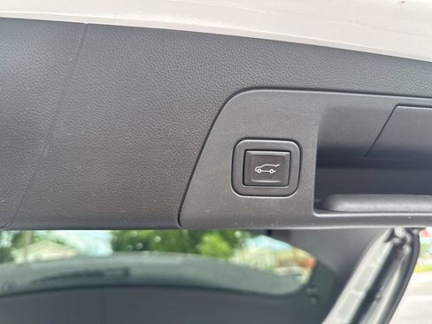 Used 2023 Buick Envision Essence FWD image 10