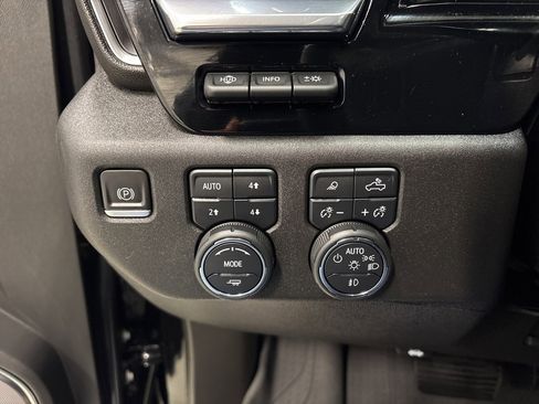 Used 2024 Chevrolet Silverado 2500 High Country w/ High Country Premium Package image 30