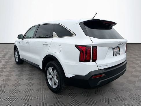 Used 2023 Kia Sorento LX FWD image 5