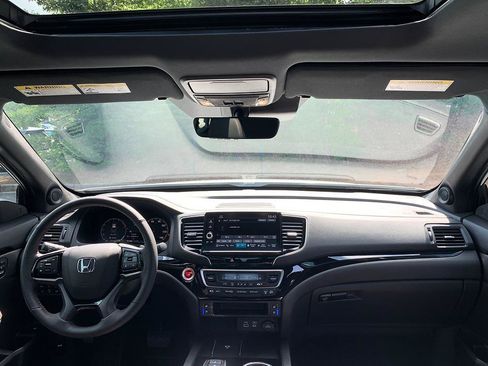 Used 2025 Honda Ridgeline Black Edition image 18