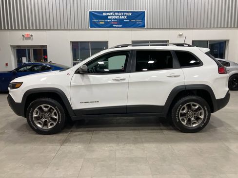 Used 2020 Jeep Cherokee Trailhawk w/ Cold Weather Group image 8