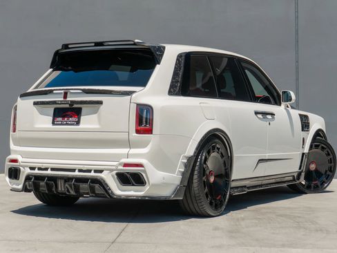 Used 2026 Rolls-Royce Cullinan AWD/4WD image 9