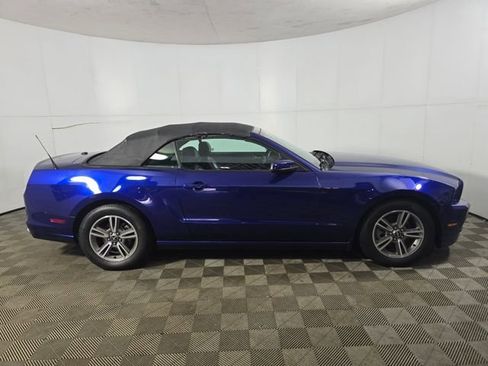 Used 2013 Ford Mustang Premium image 4