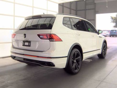 Used 2023 Volkswagen Tiguan SE R-Line FWD image 3