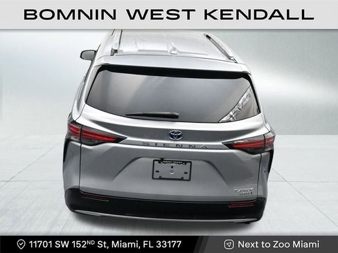 Used 2023 Toyota Sienna Platinum image 16