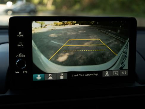 Certified 2025 Honda Pilot Touring image 32