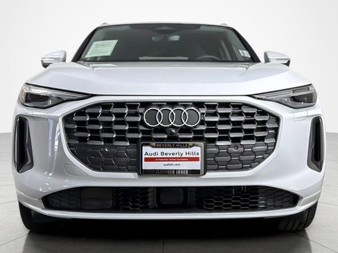 Used 2025 Audi Q5 Premium Plus w/ Premium Plus AWD/4WD image 8