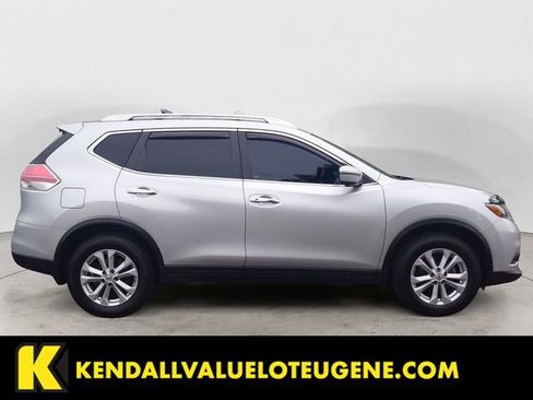 Used 2016 Nissan Rogue SV w/ SV Premium Package AWD/4WD image 6