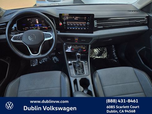 Certified 2025 Volkswagen Jetta SE FWD image 14