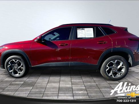 Certified 2024 Chevrolet Trax LT w/ LT Convenience Package image 15