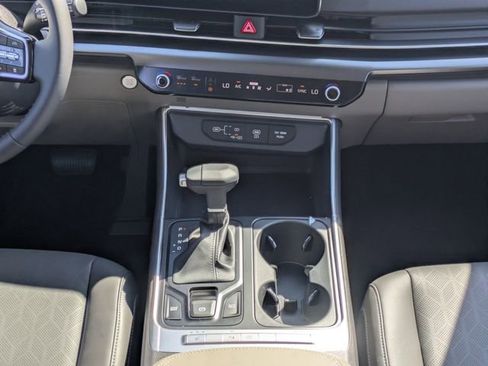 New 2026 Kia Carnival FWD image 18