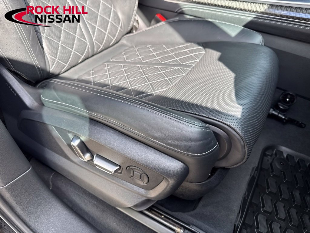 Used 2023 Audi SQ7 Prestige AWD/4WD image 31
