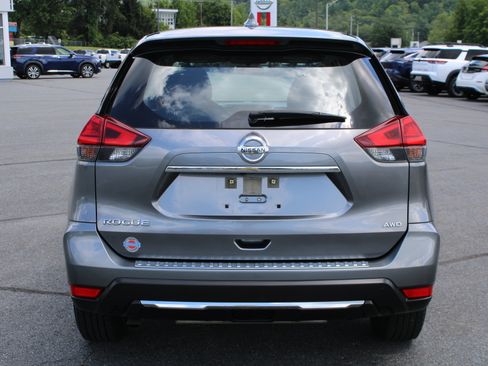 Used 2017 Nissan Rogue S AWD/4WD image 11