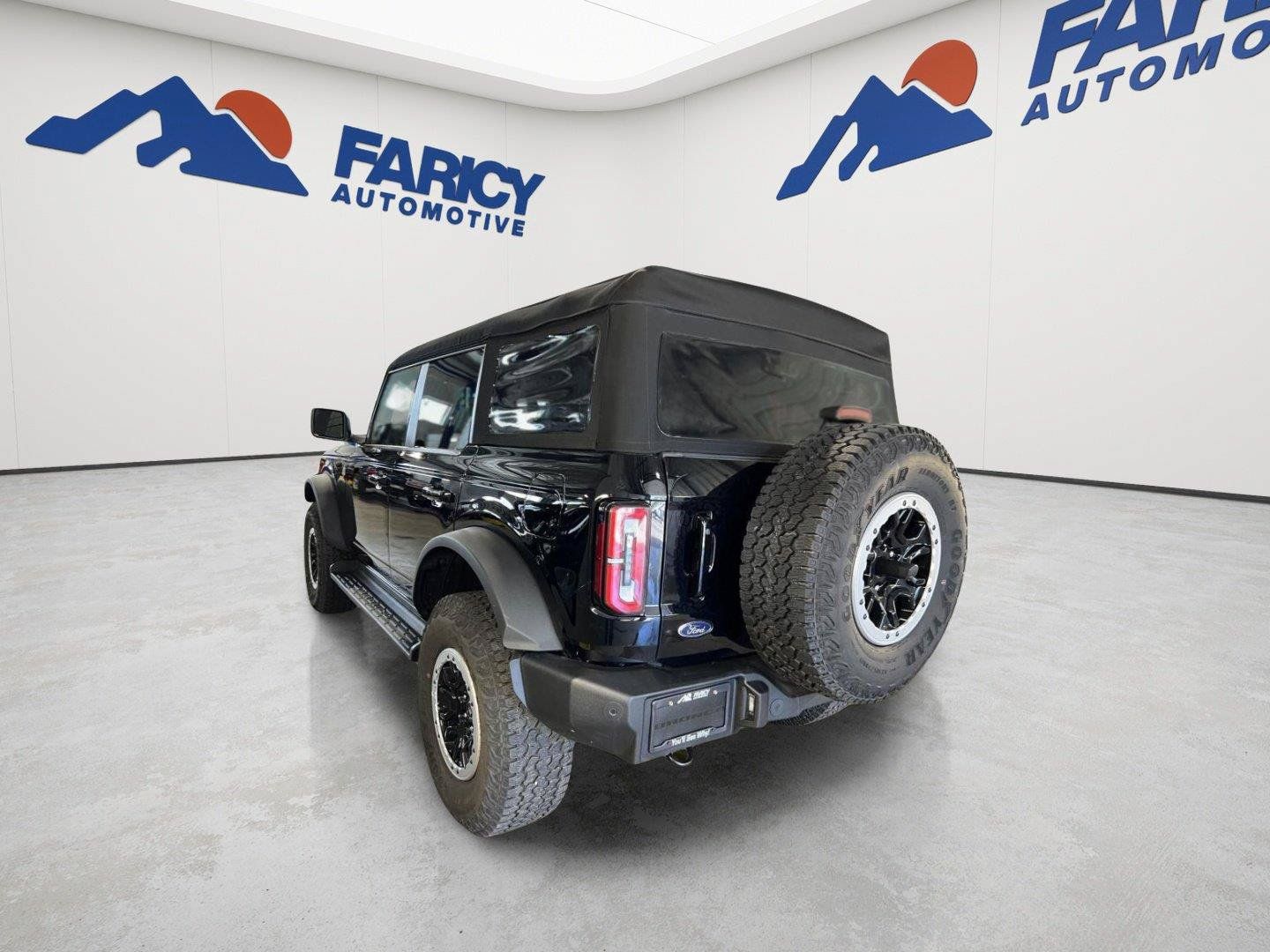 Used 2025 Ford Bronco Outer Banks w/ Sasquatch Package AWD/4WD image 3