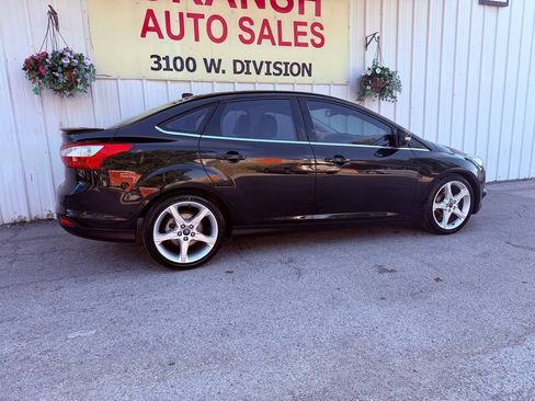 Used 2012 Ford Focus Titanium FWD image 3