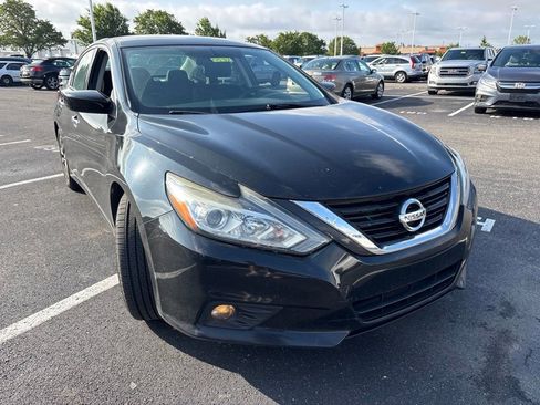 Used 2018 Nissan Altima 2.5 SV FWD image 11