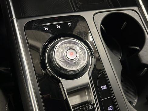 Used 2025 Kia Carnival SX Prestige FWD image 19