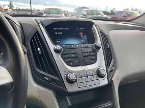 Used 2017 Chevrolet Equinox LT w/ Convenience Package image 17