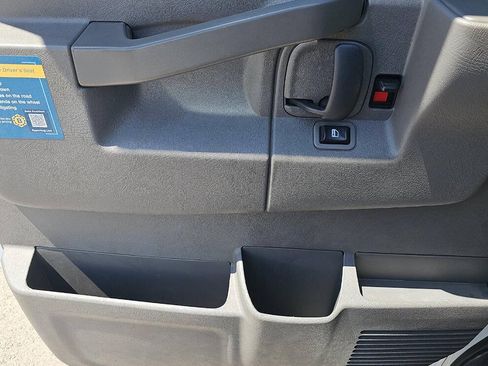 Used 2021 Chevrolet Express 2500 RWD image 15