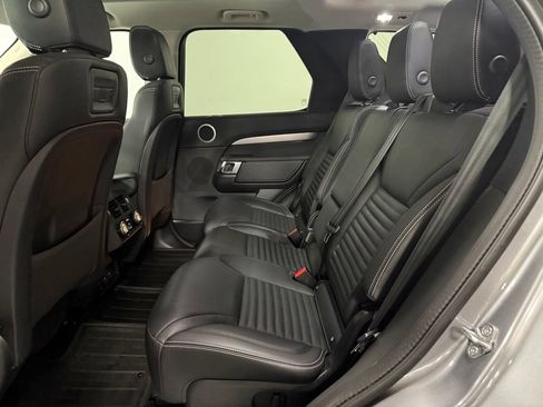 Used 2023 Land Rover Discovery S AWD/4WD image 18