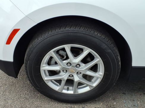 Certified 2024 Chevrolet Equinox LT AWD/4WD image 8