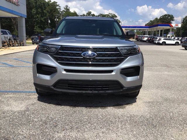Used 2023 Ford Explorer XLT AWD/4WD image 9