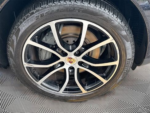 Used 2020 Porsche Cayenne S image 13