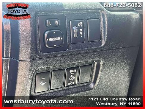 Used 2018 Toyota 4Runner SR5 AWD/4WD image 22