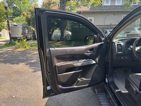 Used 2018 Chevrolet Colorado LT w/ LT Convenience Package AWD/4WD image 10