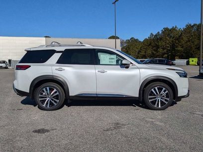 New 2025 Nissan Pathfinder Platinum w/ Cargo Package
