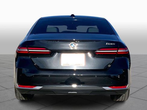 Used 2026 BMW 530i w/ Premium Package RWD image 4
