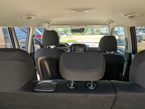 Used 2024 Kia Soul LX w/ Option Group 015 FWD image 24