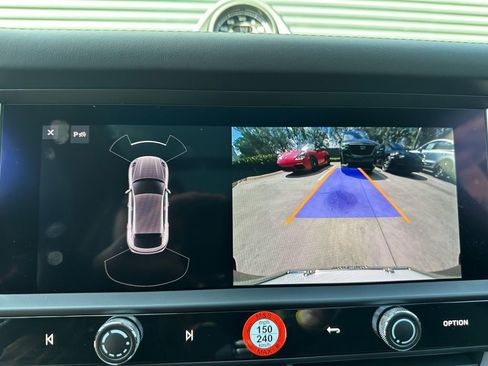 Used 2026 Porsche Macan image 32