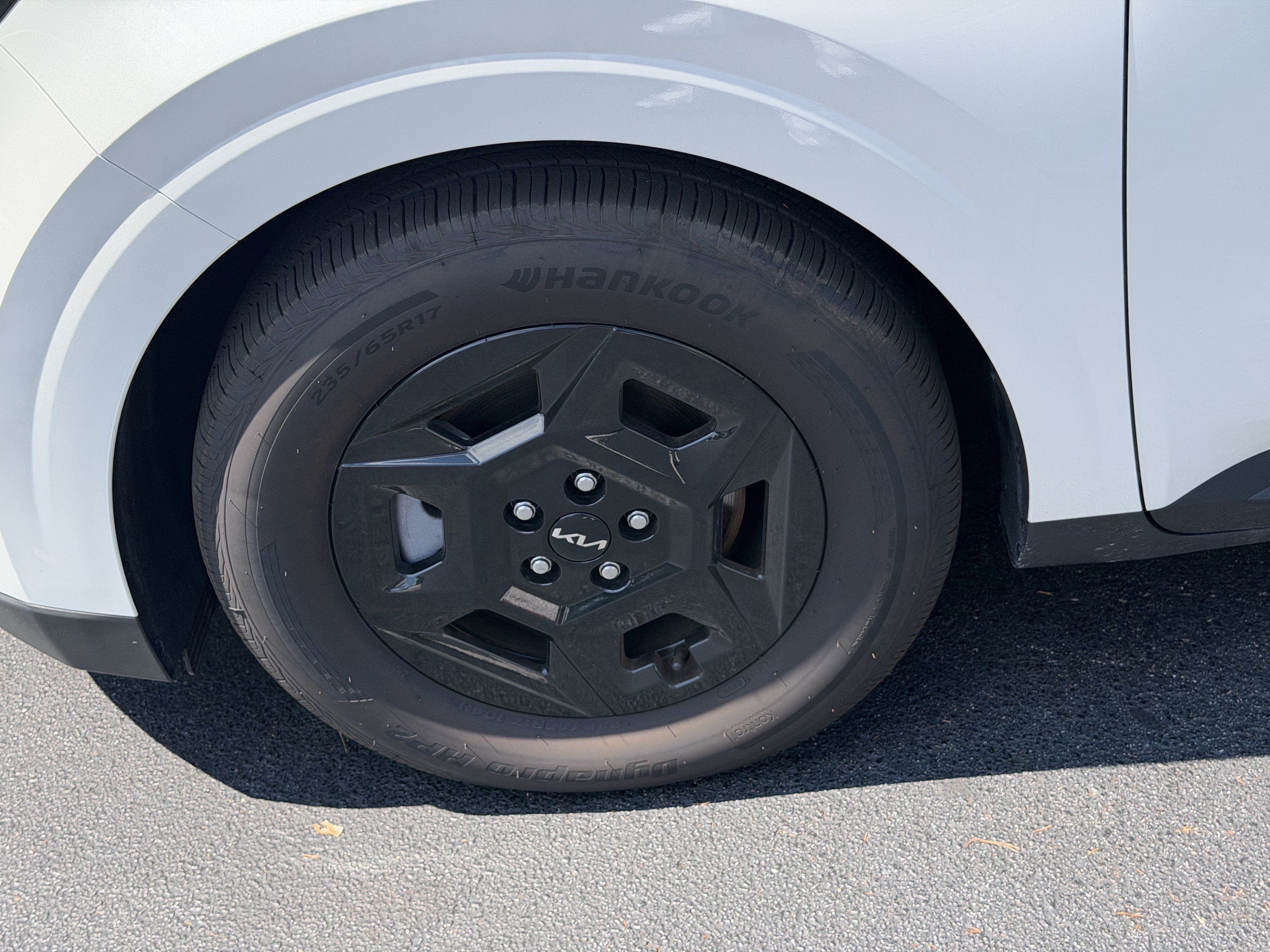 Certified 2026 Kia Carnival FWD image 11