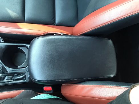 Used 2013 Toyota RAV4 Limited image 27