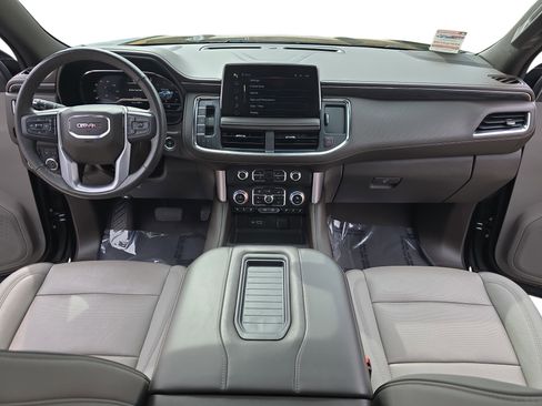 Used 2023 GMC Yukon XL SLT image 9