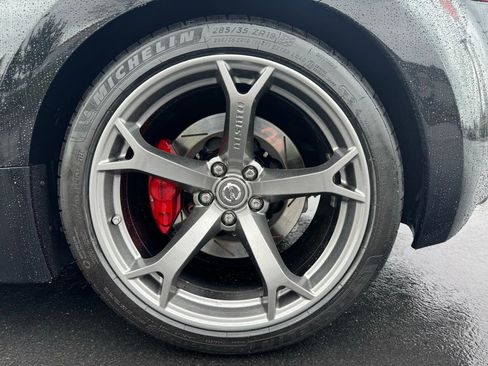 Used 2010 Nissan 370Z Touring image 17