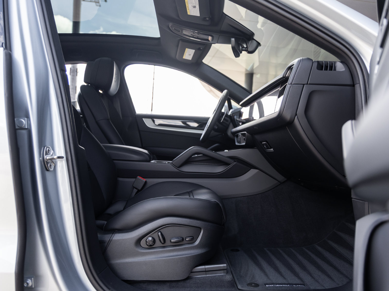 Certified 2026 Porsche Cayenne S AWD/4WD image 45