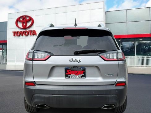 Used 2020 Jeep Cherokee Latitude FWD image 6