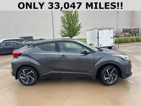 Used 2021 Toyota C-HR Limited FWD image 2