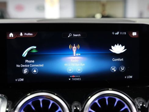 Used 2021 Mercedes-Benz GLB 250 w/ Premium Package image 34