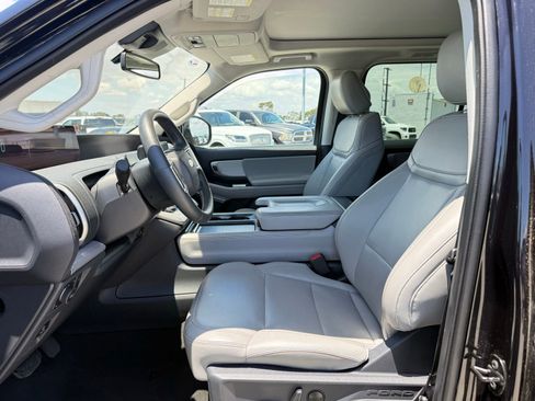 Used 2025 Ford Expedition Max Active AWD/4WD image 5