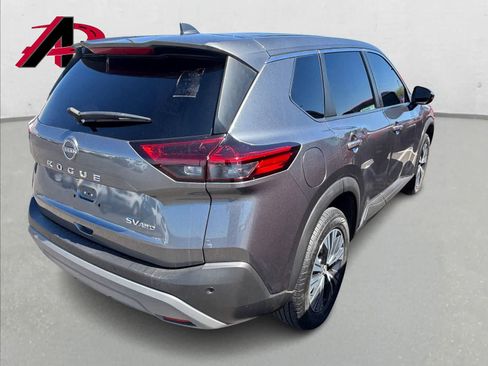 Certified 2022 Nissan Rogue SV image 4