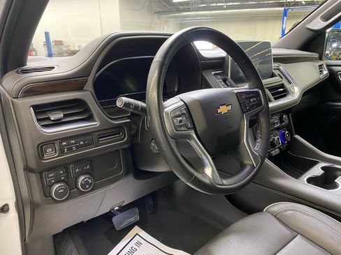 Used 2023 Chevrolet Suburban Premier AWD/4WD image 23