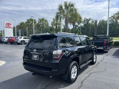 Used 2024 Toyota 4Runner SR5 Premium w/ Moonroof Package RWD image 10