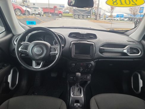 Used 2018 Jeep Renegade Latitude w/ Cold Weather Group image 17