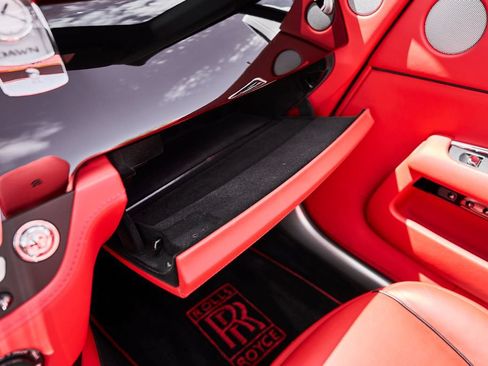 Used 2018 Rolls-Royce Dawn RWD image 73