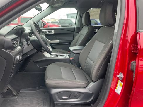Used 2022 Ford Explorer XLT AWD/4WD image 7
