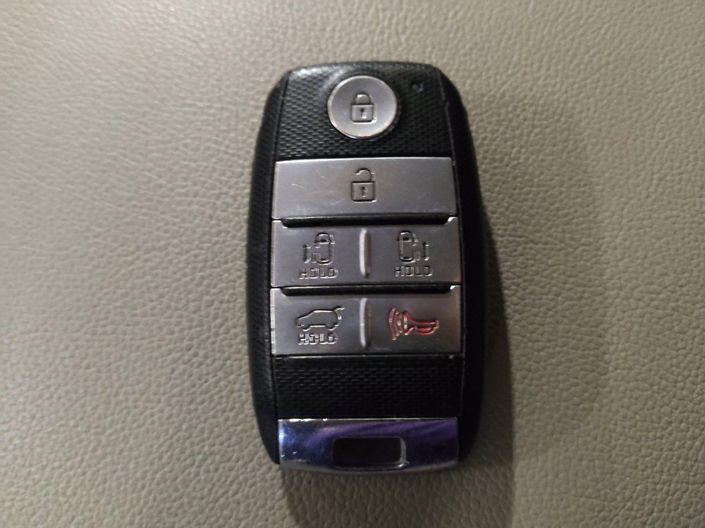 Used 2016 Kia Sedona EX FWD image 32