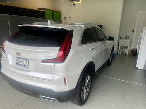 Used 2025 Cadillac XT4 Premium Luxury w/ Technology Package FWD image 1